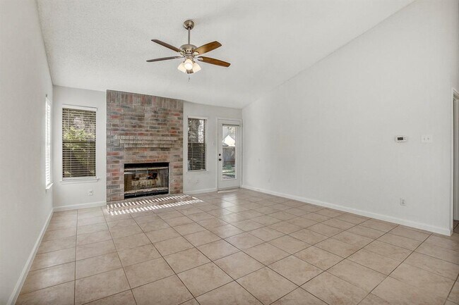 Building Photo - 17516 Klamath Falls Dr