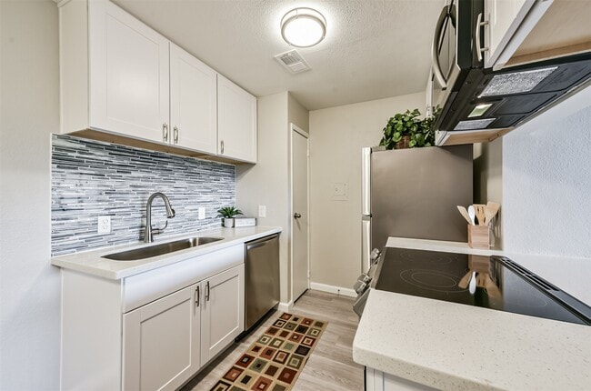 Building Photo - 2501 Gulf Fwy