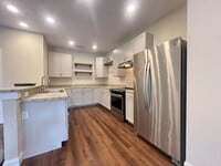 Building Photo - 466 S Broad St