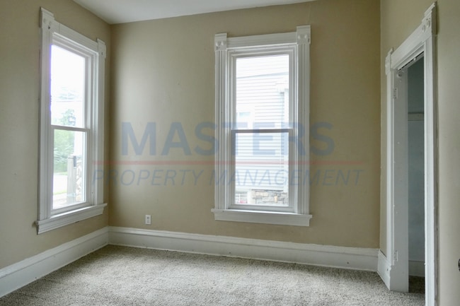 Building Photo - 834 Prouty Ave