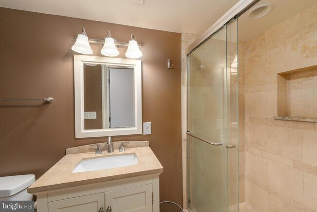 Building Photo - 316 Albemarle St