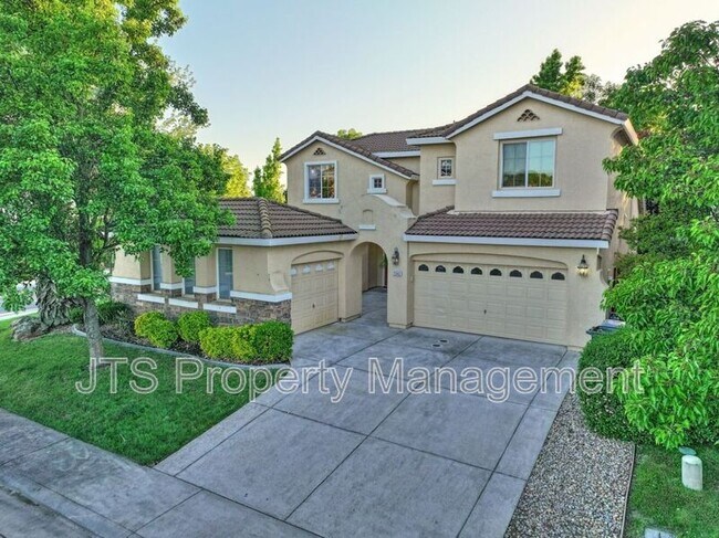 Building Photo - 2040 San Esteban Cir