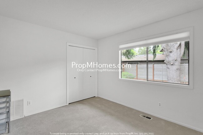 Building Photo - Sleek + Stylish Four Bedroom Escape in Palisades! DEPOSIT SPECIAL