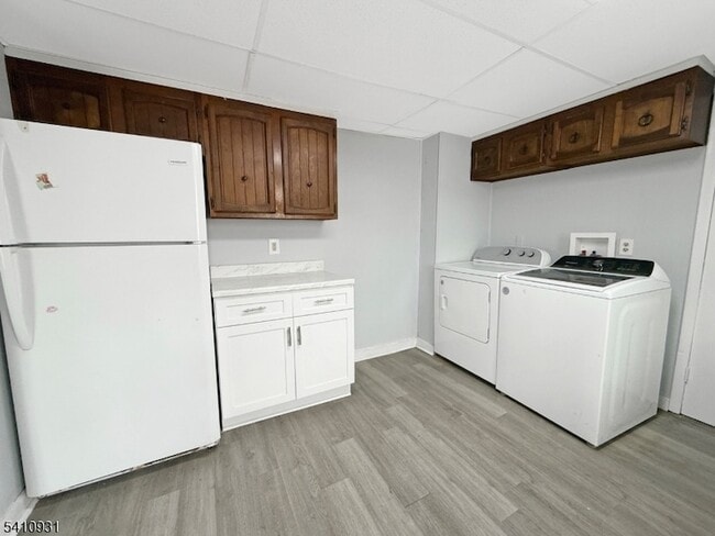 Building Photo - 65 Davis St