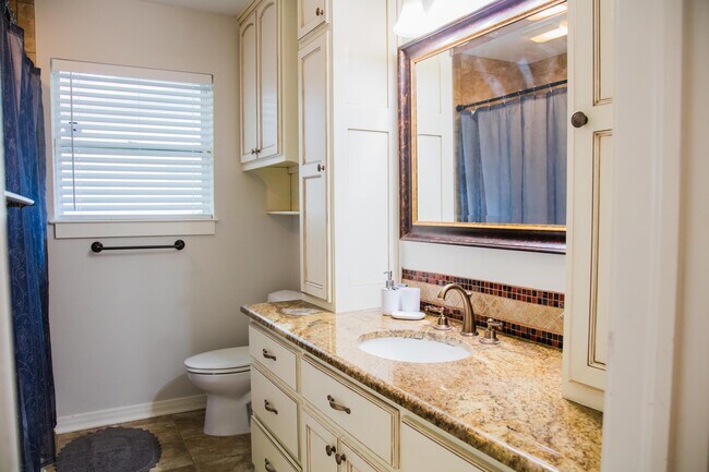 Building Photo - 10129 Solta Dr