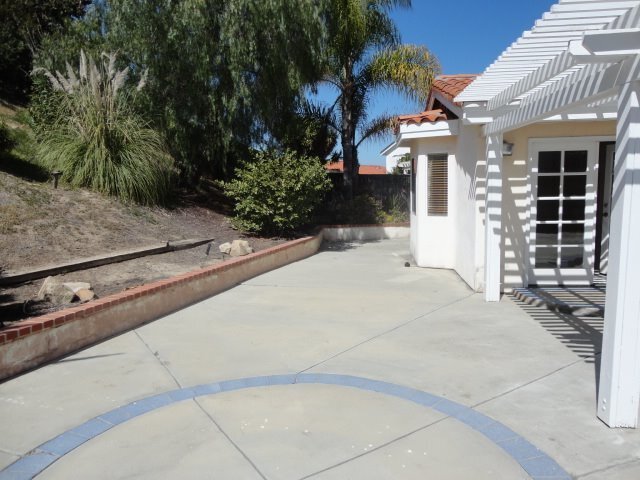 Building Photo - 3 bed/2.5 Bath Home in Oceanside!