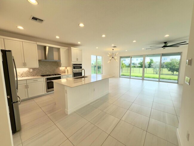 Building Photo - 1346 Harvester Xing