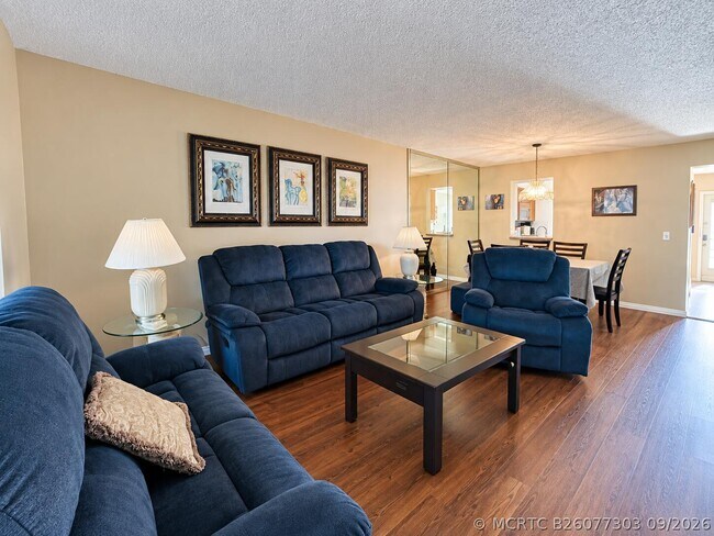 Building Photo - 6675 S Oriole Blvd