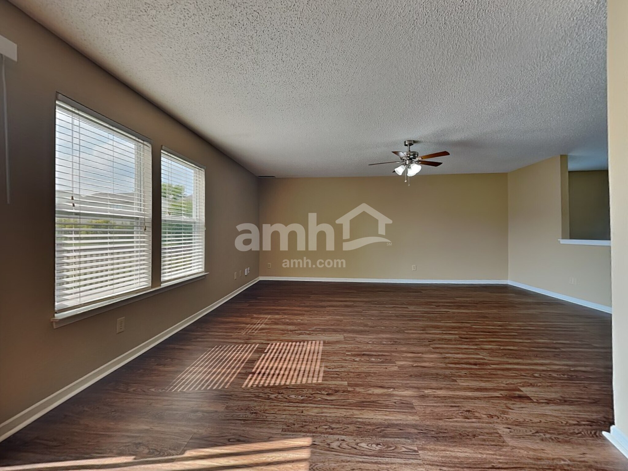 Building Photo - 14470 Forsythia Ln