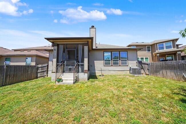 Building Photo - 512 Landmark Gate