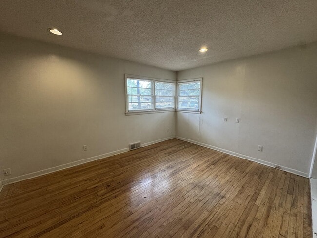 Building Photo - 3709 23rd St