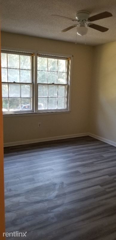Building Photo - 3 br, 2.5 bath House - 881 long Point Road