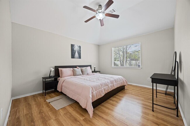 Building Photo - 5006 Acorn Grove Ct