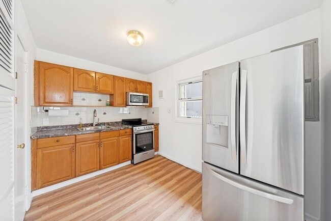 Building Photo - 191 Howard Ave