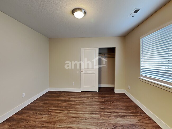 Building Photo - 847 NW 1st Ave