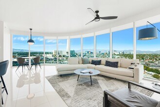 Building Photo - Turnberry Towers East 1507