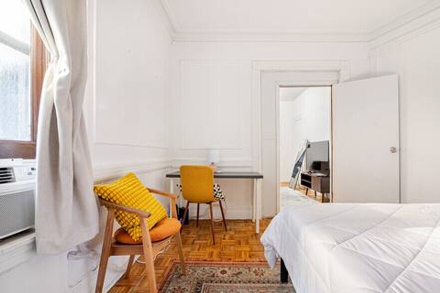 Building Photo - 235 E 89th St