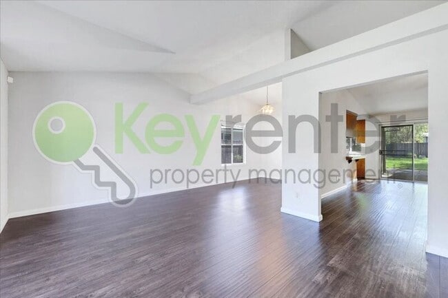 Building Photo - 2624 Walnut Ave