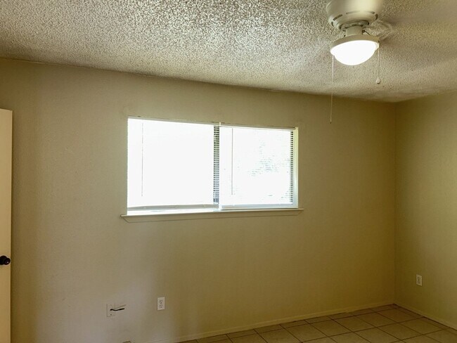 Building Photo - 4104 Water St