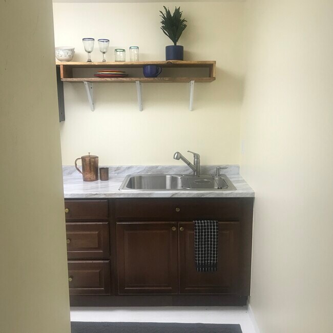 Staged Kitchenette - 415 Lilac Ct
