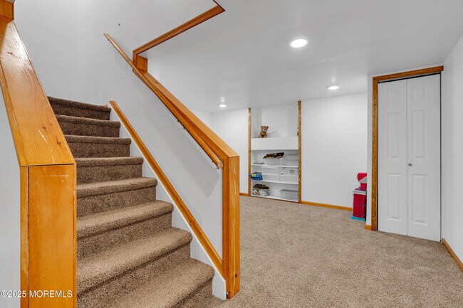 Building Photo - 210 Wingate Ct