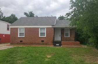 Building Photo - 2143 NE 19th St