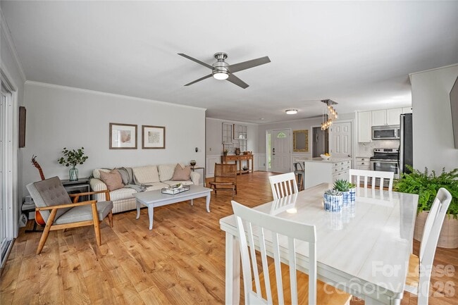 Building Photo - 108 Surfside Rd