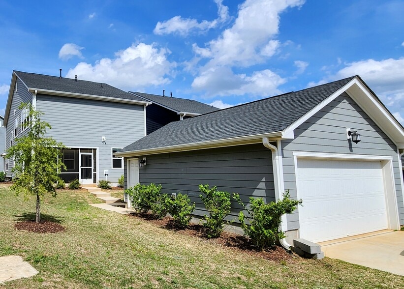 Building Photo - 785 Cormiche Ln