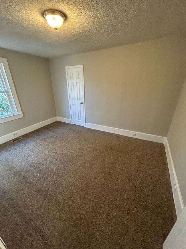 Building Photo - 22 Carter St