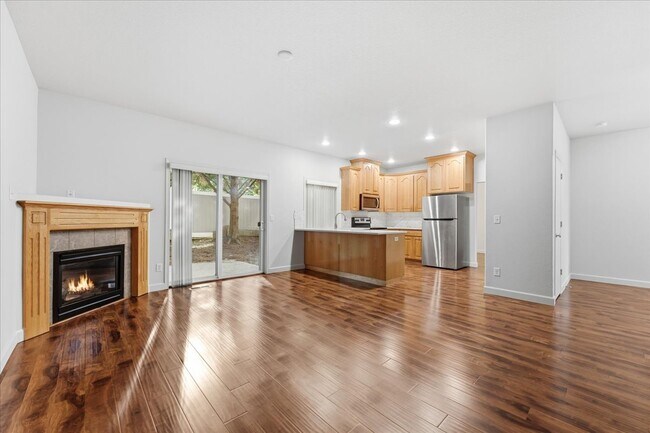 Building Photo - 12811 NE 49TH WAY