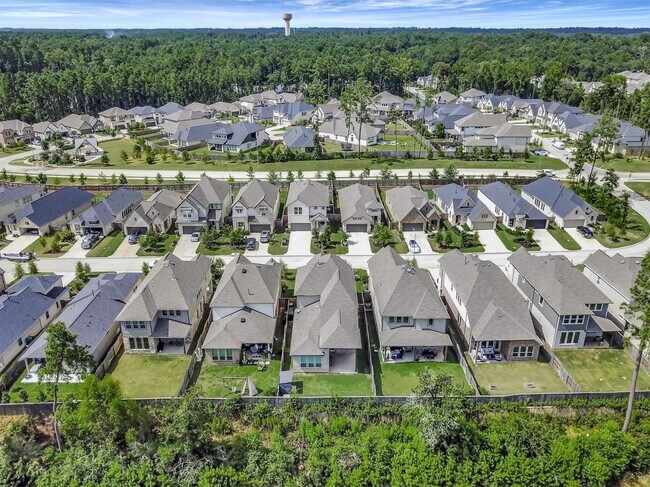 Building Photo - 360 Mallorn Ln