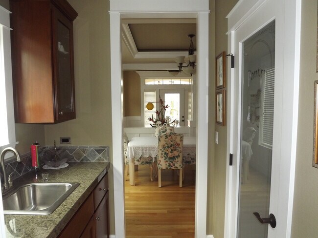 Building Photo - Gorgeous 3 bedroom, 2.5 bath in "Eagle Hei...