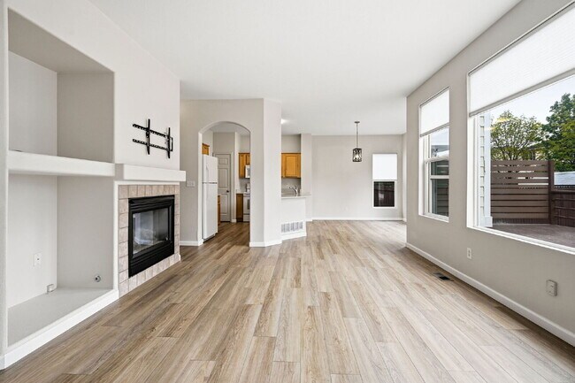 Building Photo - Welcome to this well-maintained 4-bedroom home in the heart of Thornton!