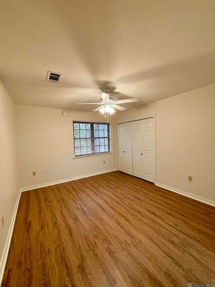 Building Photo - 5416 Heatherstone Dr