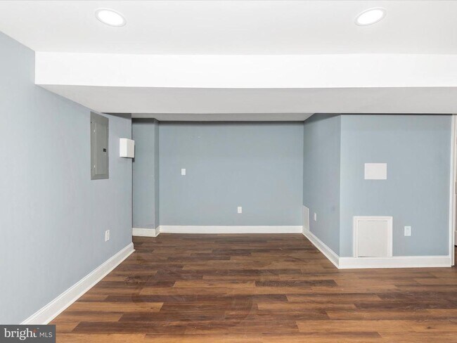 Building Photo - 5443 Jonquil Ave