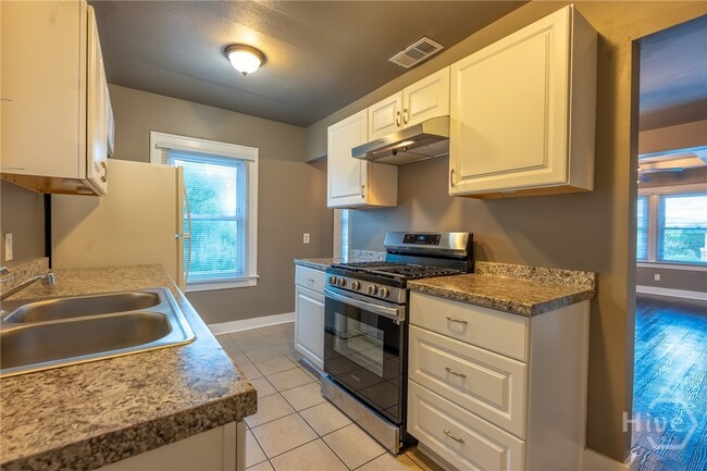 Building Photo - 3312 Falligant Ave