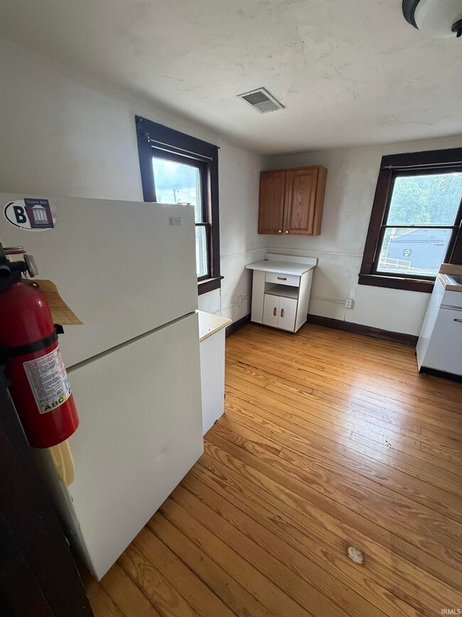 Building Photo - 515 W Kirkwood Ave