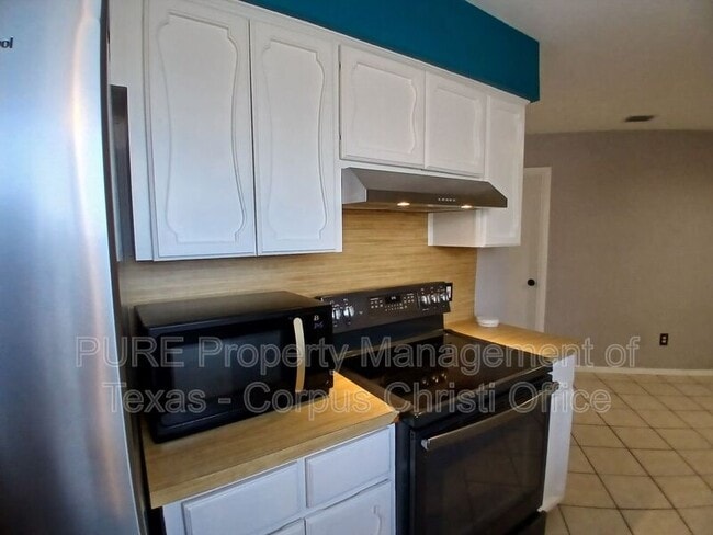 Building Photo - 4033 Sandy Hollow Creek Dr