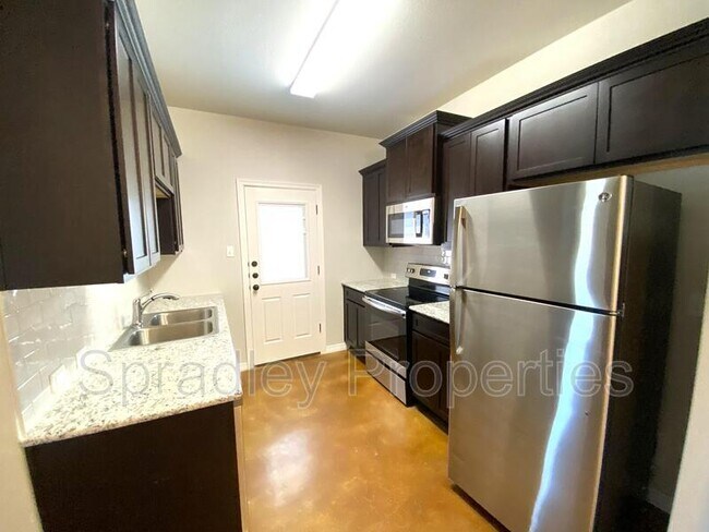 Building Photo - 202A Juniper Dr