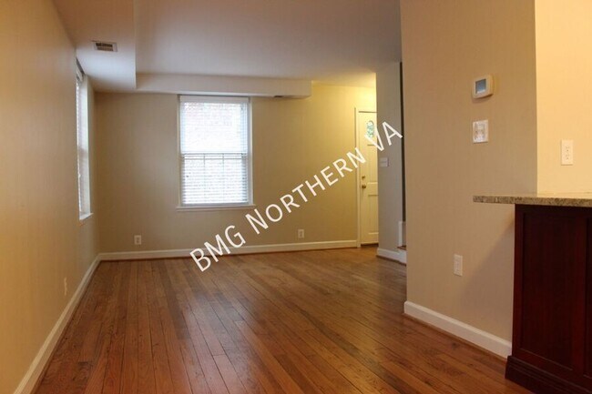 Building Photo - 2739 S Buchanan St