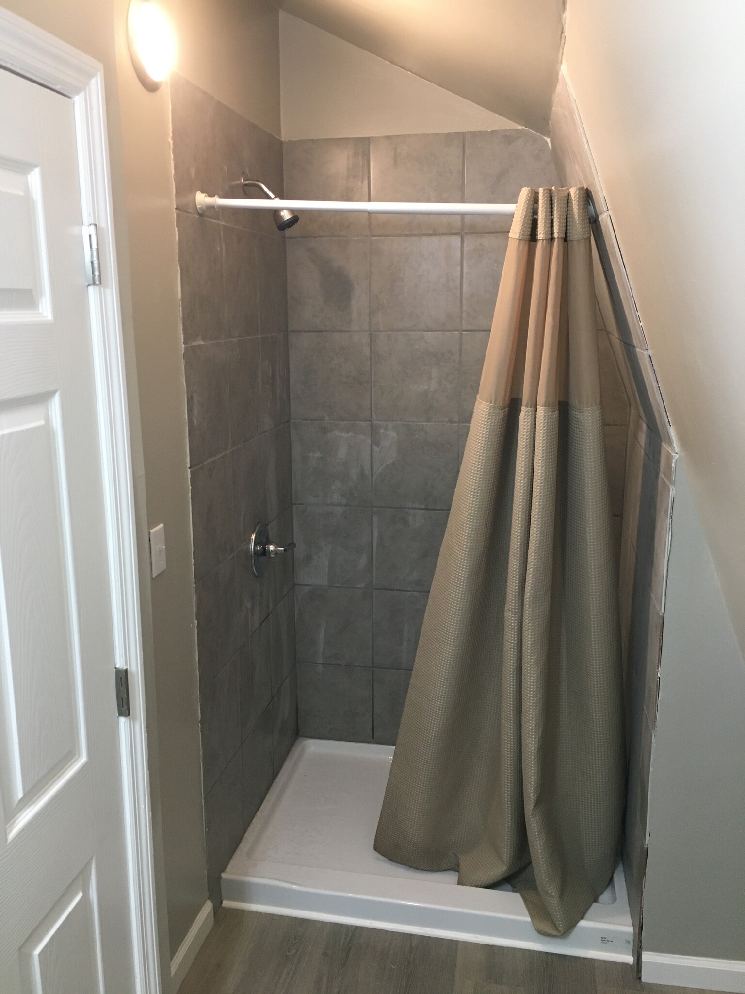 Upstairs full bath and walk-in shower - 497 Annie Lee Rd