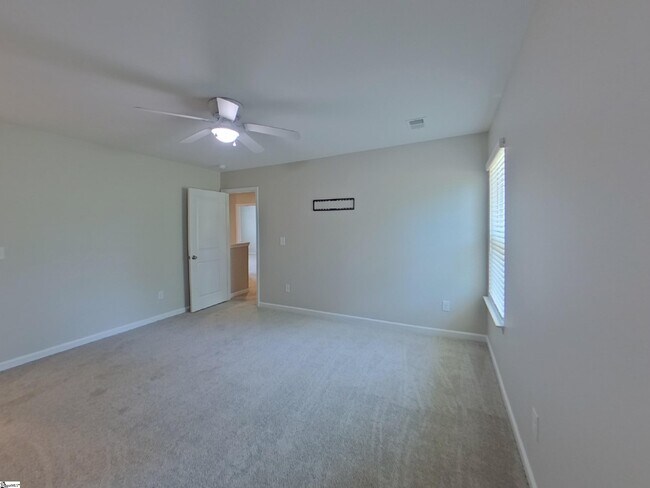 Building Photo - 260 Miller Dr