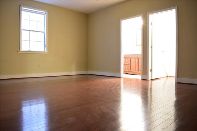 Building Photo - 5515 Petty St