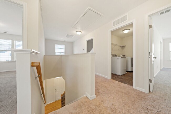 Building Photo - Amazing location in Durham-Pool, Tennis Courts, Gym!