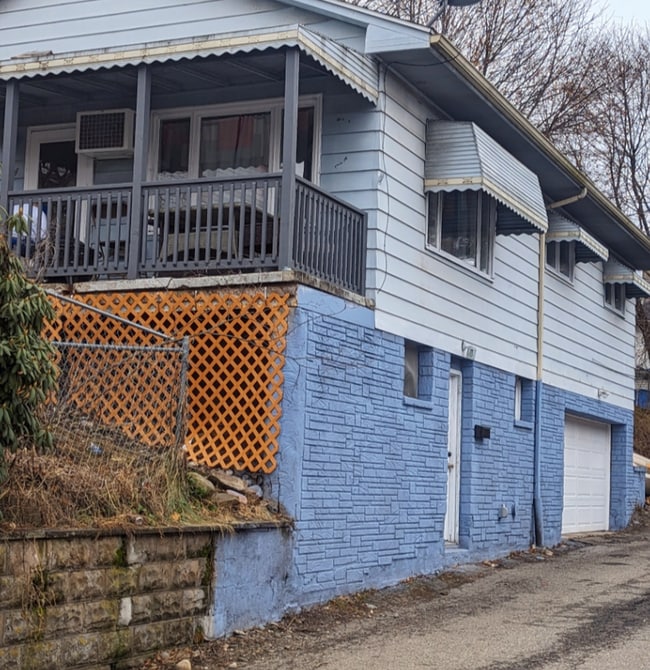 Primary Photo - 414 Orchard St