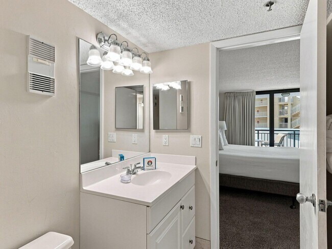 Building Photo - 1040 US-98