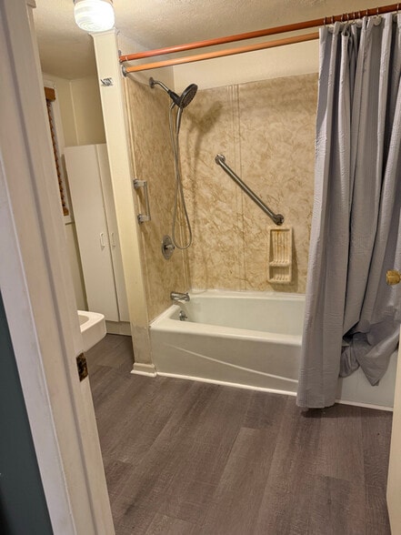 Building Photo - 11 Berry Rd