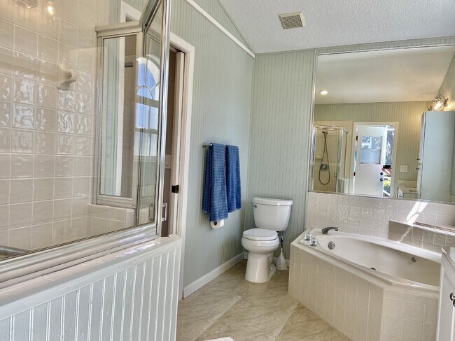 Building Photo - Beautiful 3-Bedroom, 2-Bath Home Available...
