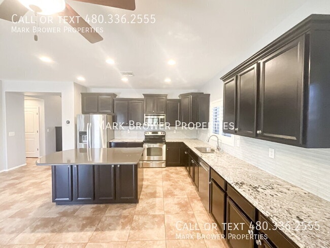 Building Photo - 724 W Dragon Tree Ave