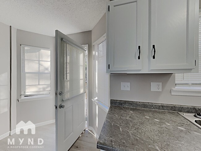 Building Photo - 629 Bennett Dr